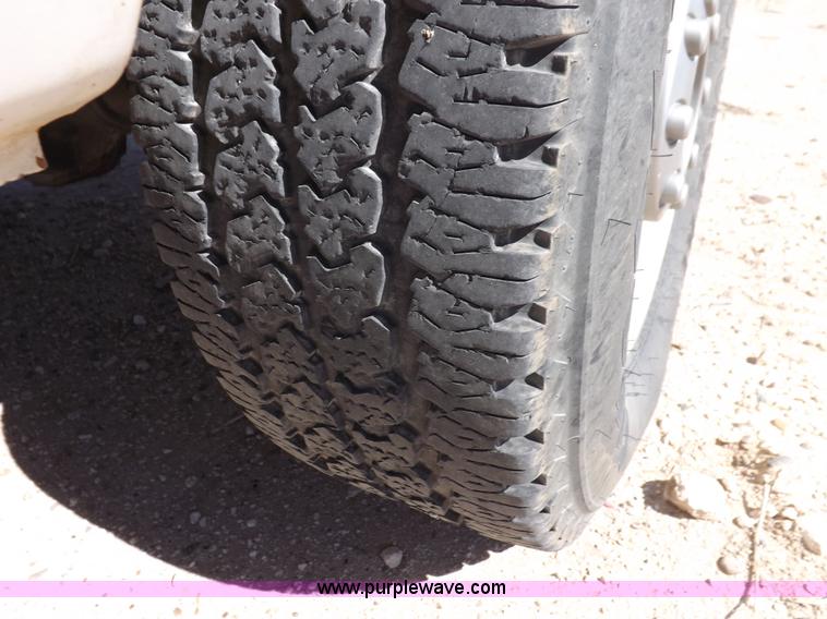 image for item I8413 2007 Ford F250 Super Duty XL pickup truck