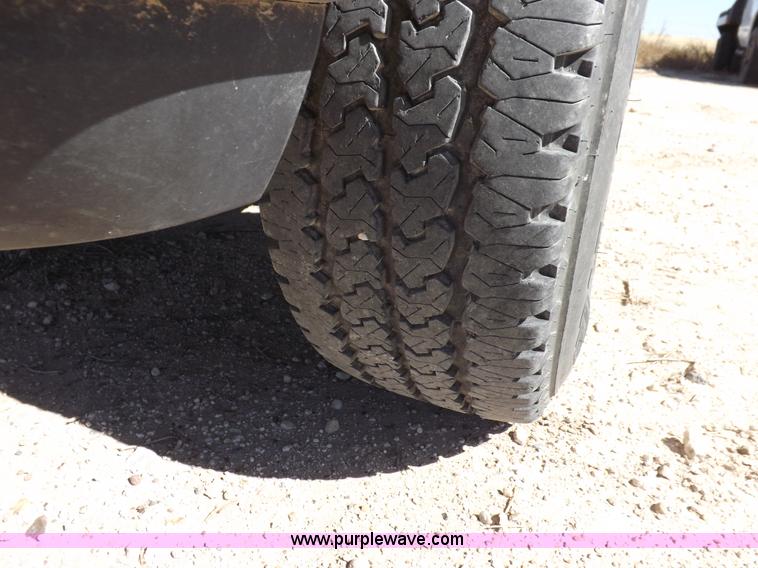 image for item I8413 2007 Ford F250 Super Duty XL pickup truck