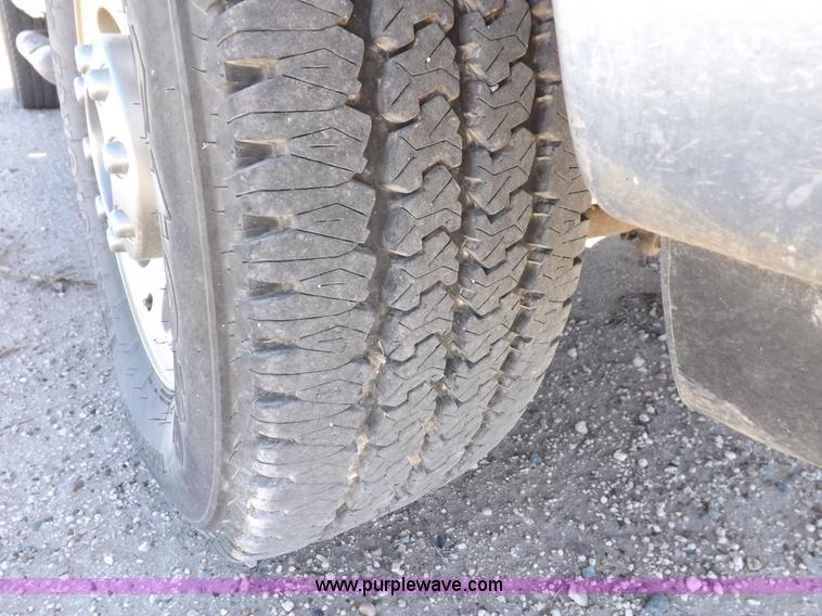 image for item I8413 2007 Ford F250 Super Duty XL pickup truck