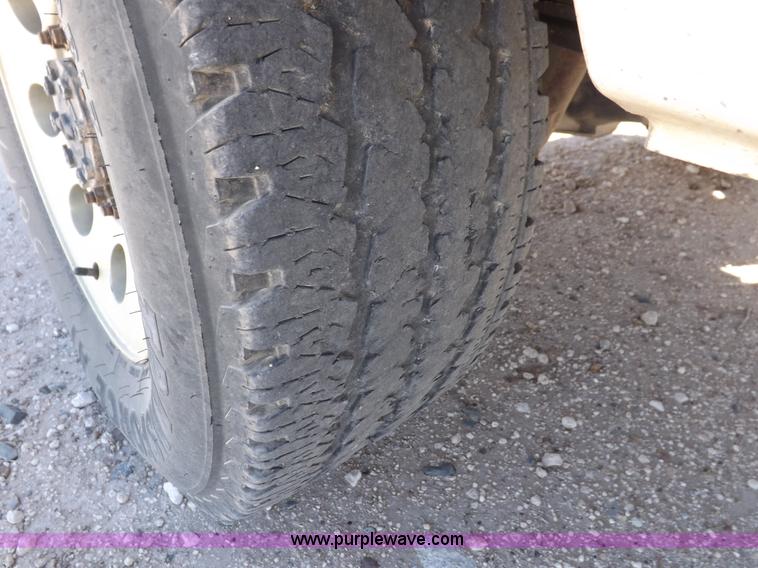 image for item I8413 2007 Ford F250 Super Duty XL pickup truck