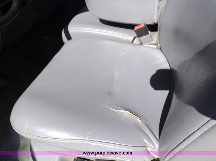 image for item I8413 2007 Ford F250 Super Duty XL pickup truck