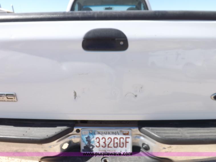 image for item I8413 2007 Ford F250 Super Duty XL pickup truck