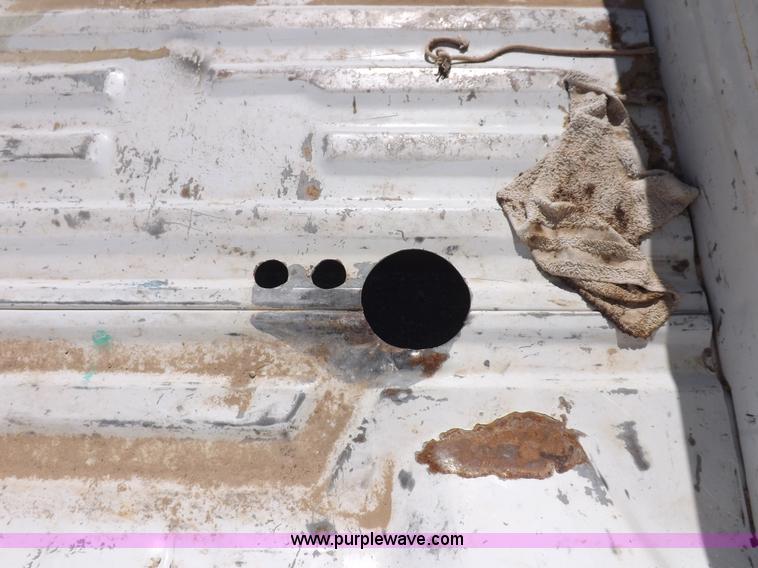 image for item I8413 2007 Ford F250 Super Duty XL pickup truck