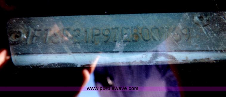 image for item I8413 2007 Ford F250 Super Duty XL pickup truck