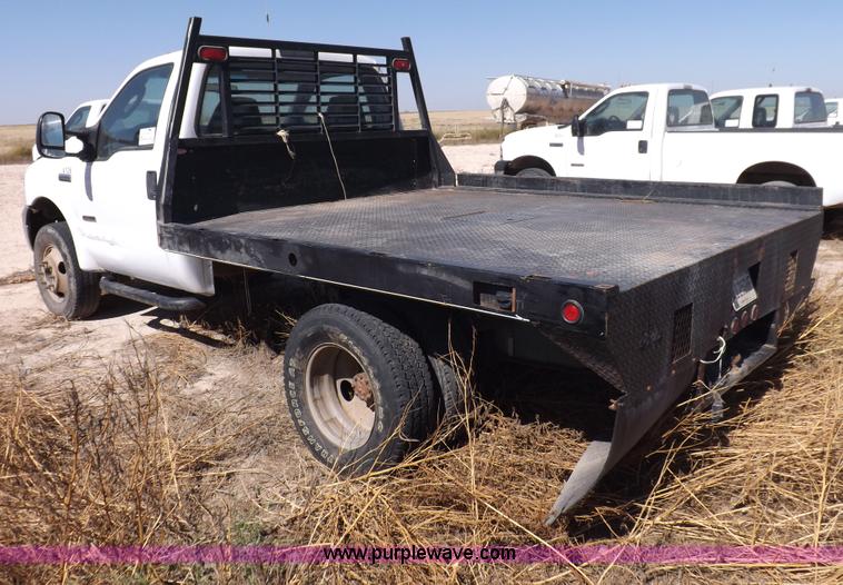 image for item I8414 2005 Ford F350 Super Duty XL flatbed truck