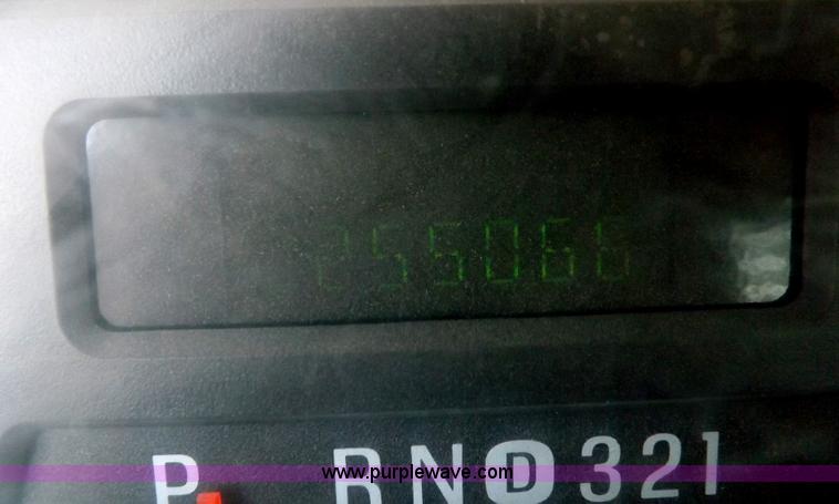 image for item I8414 2005 Ford F350 Super Duty XL flatbed truck