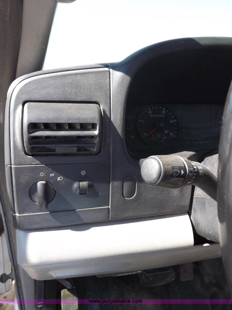 image for item I8414 2005 Ford F350 Super Duty XL flatbed truck