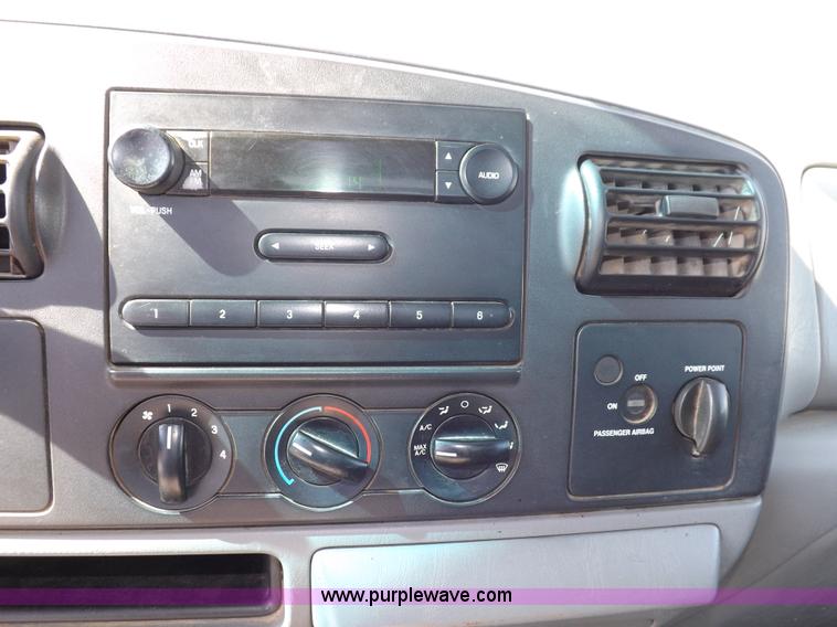 image for item I8414 2005 Ford F350 Super Duty XL flatbed truck