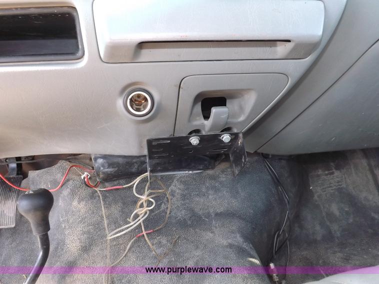 image for item I8414 2005 Ford F350 Super Duty XL flatbed truck