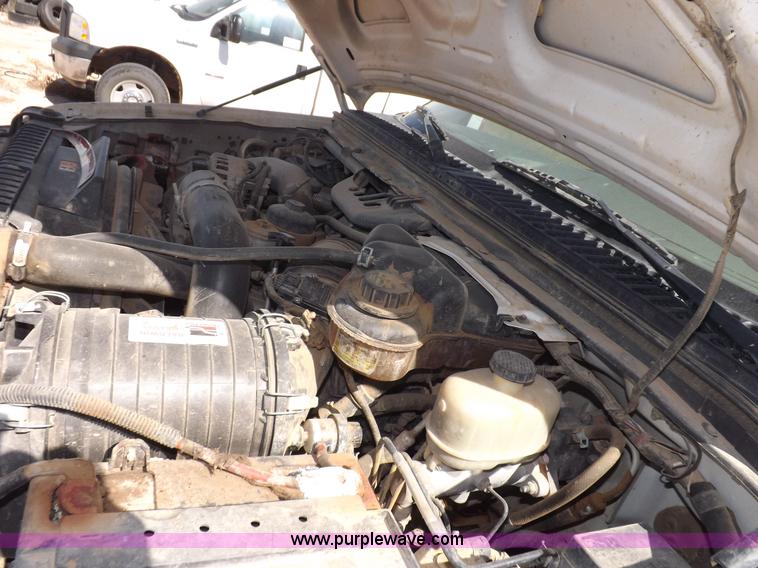 image for item I8414 2005 Ford F350 Super Duty XL flatbed truck