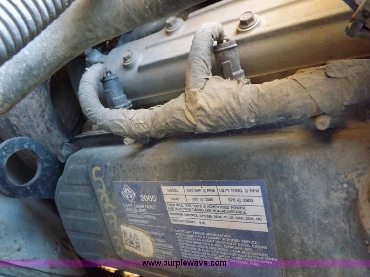 image for item I8414 2005 Ford F350 Super Duty XL flatbed truck