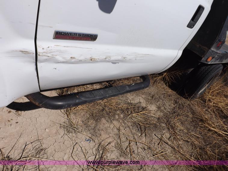 image for item I8414 2005 Ford F350 Super Duty XL flatbed truck