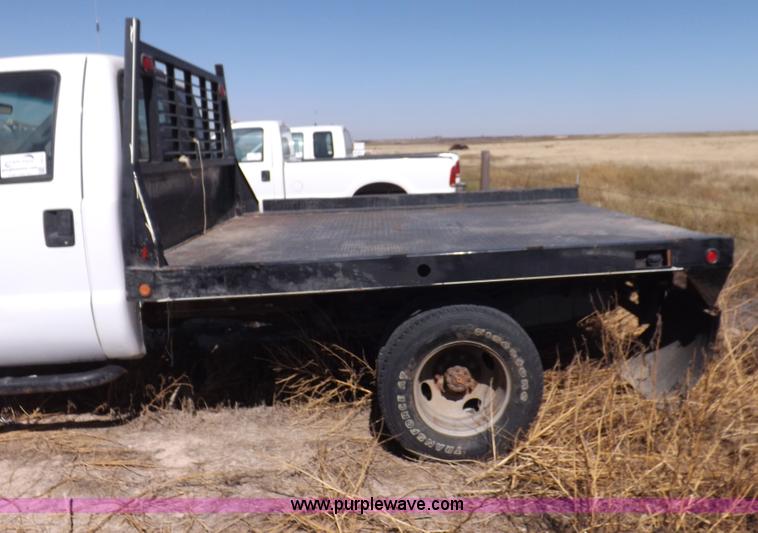 image for item I8414 2005 Ford F350 Super Duty XL flatbed truck