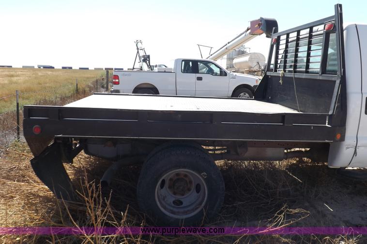 image for item I8414 2005 Ford F350 Super Duty XL flatbed truck