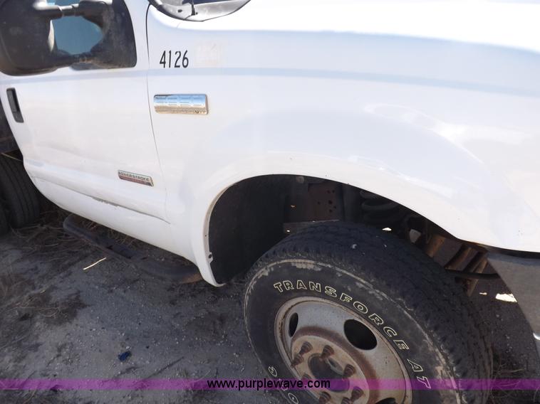 image for item I8414 2005 Ford F350 Super Duty XL flatbed truck