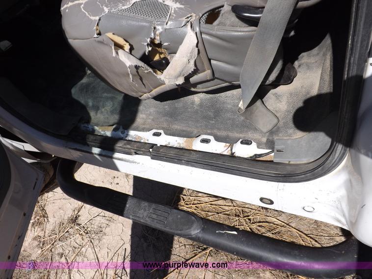 image for item I8414 2005 Ford F350 Super Duty XL flatbed truck