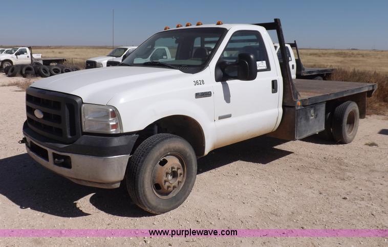image for item I8415 2007 Ford F350 XL Super Duty utility truck
