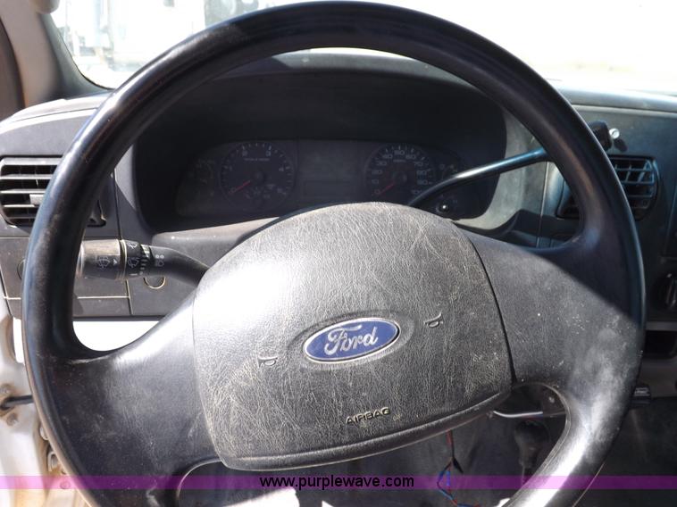 image for item I8415 2007 Ford F350 XL Super Duty utility truck