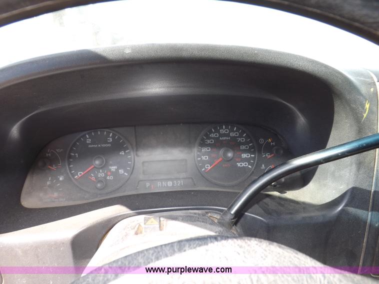 image for item I8415 2007 Ford F350 XL Super Duty utility truck