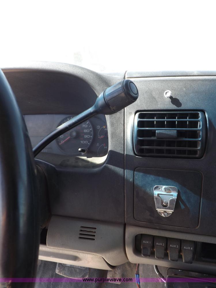 image for item I8415 2007 Ford F350 XL Super Duty utility truck