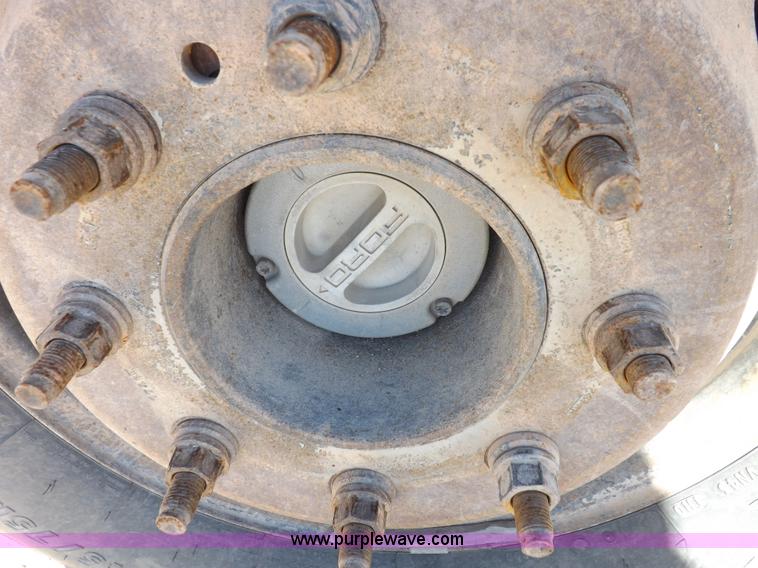 image for item I8415 2007 Ford F350 XL Super Duty utility truck