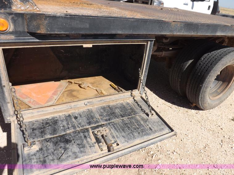 image for item I8415 2007 Ford F350 XL Super Duty utility truck