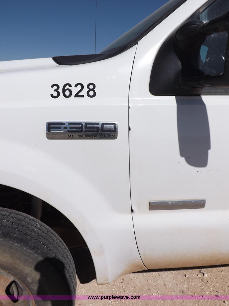image for item I8415 2007 Ford F350 XL Super Duty utility truck