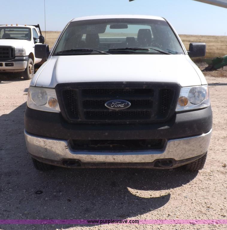 image for item I8416 2005 Ford F150 XL SuperCab pickup truck