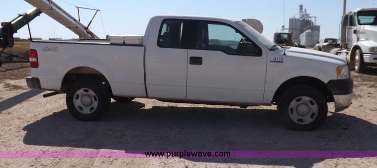 image for item I8416 2005 Ford F150 XL SuperCab pickup truck