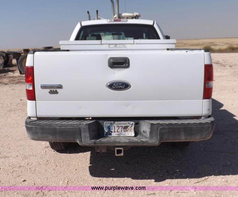 image for item I8416 2005 Ford F150 XL SuperCab pickup truck