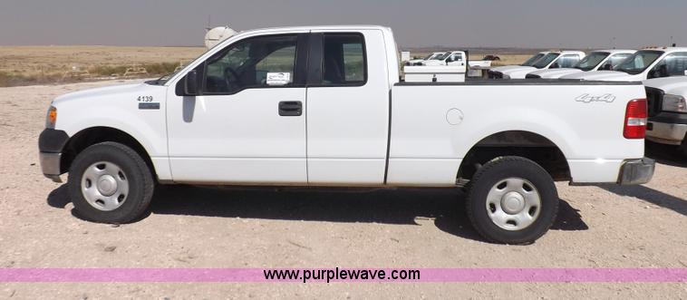image for item I8416 2005 Ford F150 XL SuperCab pickup truck