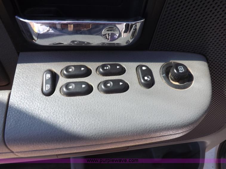 image for item I8416 2005 Ford F150 XL SuperCab pickup truck