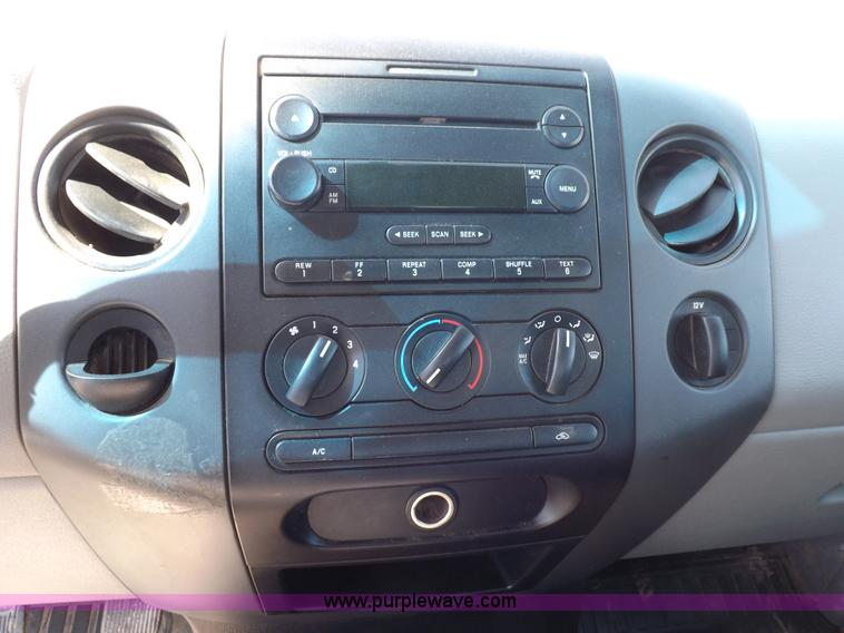 image for item I8416 2005 Ford F150 XL SuperCab pickup truck