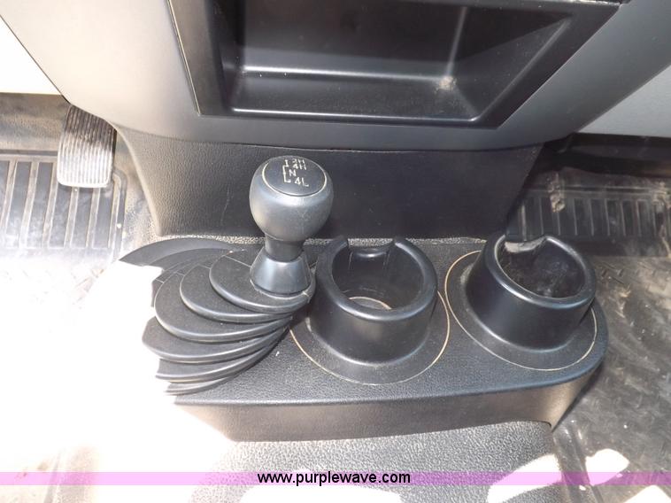 image for item I8416 2005 Ford F150 XL SuperCab pickup truck