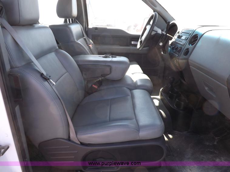 image for item I8416 2005 Ford F150 XL SuperCab pickup truck