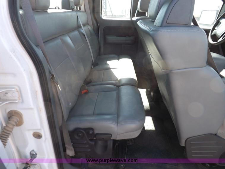 image for item I8416 2005 Ford F150 XL SuperCab pickup truck