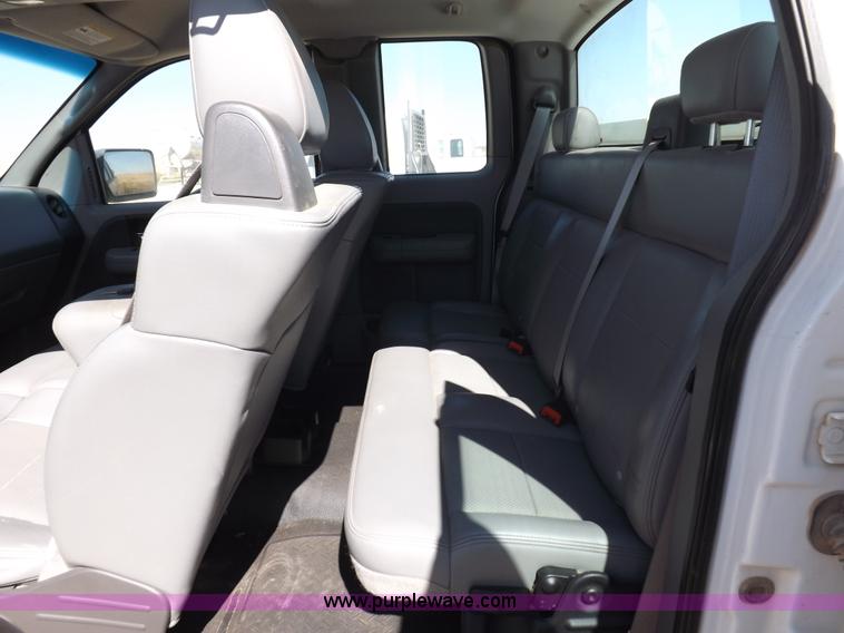 image for item I8416 2005 Ford F150 XL SuperCab pickup truck