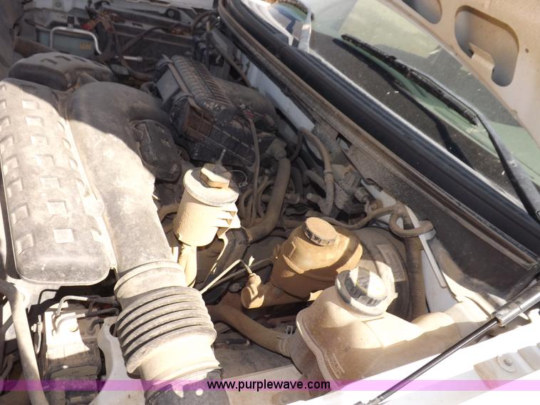 image for item I8416 2005 Ford F150 XL SuperCab pickup truck