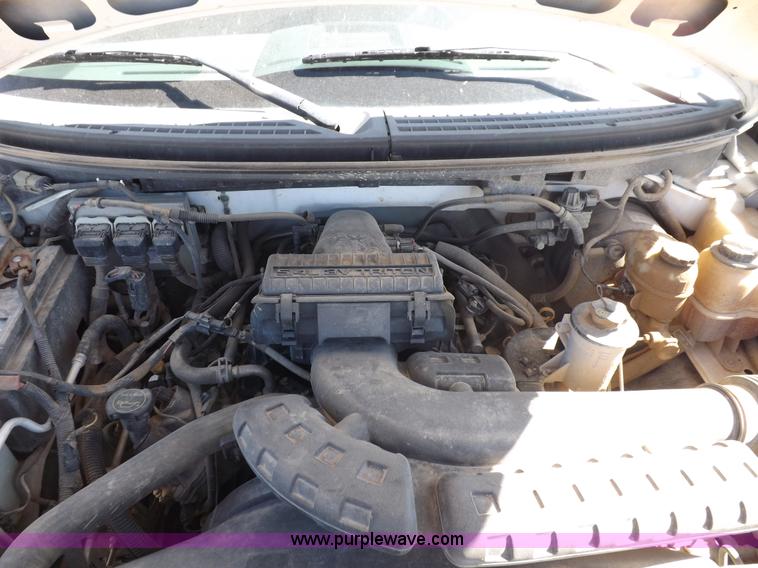 image for item I8416 2005 Ford F150 XL SuperCab pickup truck