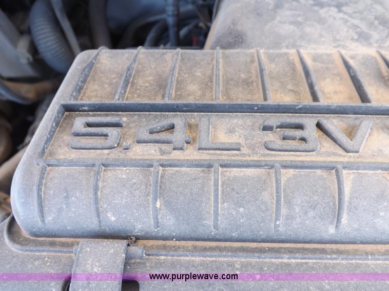 image for item I8416 2005 Ford F150 XL SuperCab pickup truck