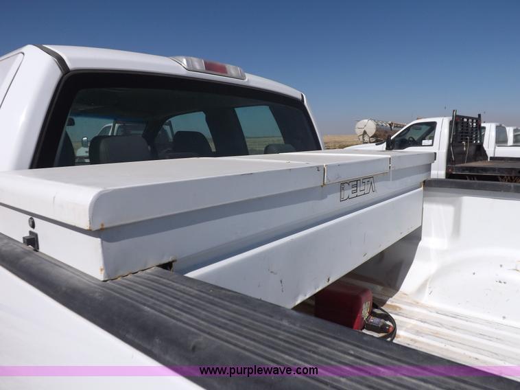 image for item I8416 2005 Ford F150 XL SuperCab pickup truck