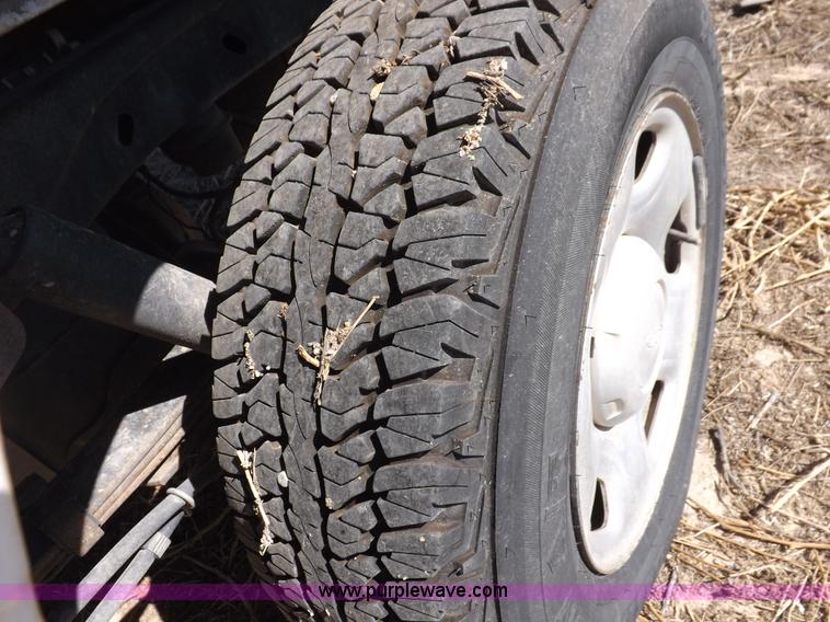 image for item I8416 2005 Ford F150 XL SuperCab pickup truck