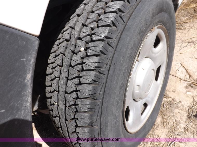 image for item I8416 2005 Ford F150 XL SuperCab pickup truck