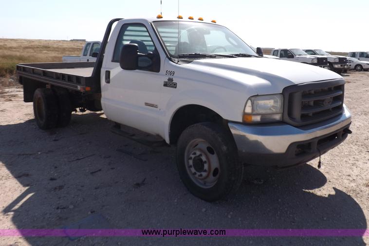 image for item I8417 2004 Ford F550 Super Duty XL flatbed truck