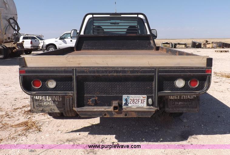 image for item I8417 2004 Ford F550 Super Duty XL flatbed truck