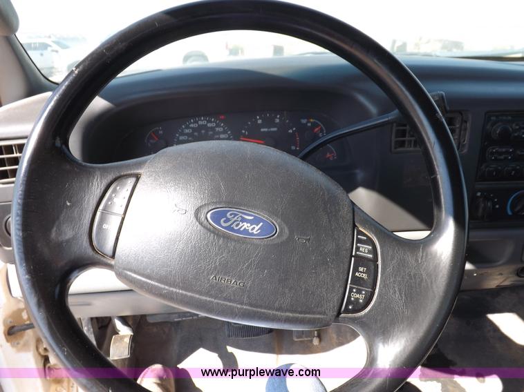 image for item I8417 2004 Ford F550 Super Duty XL flatbed truck