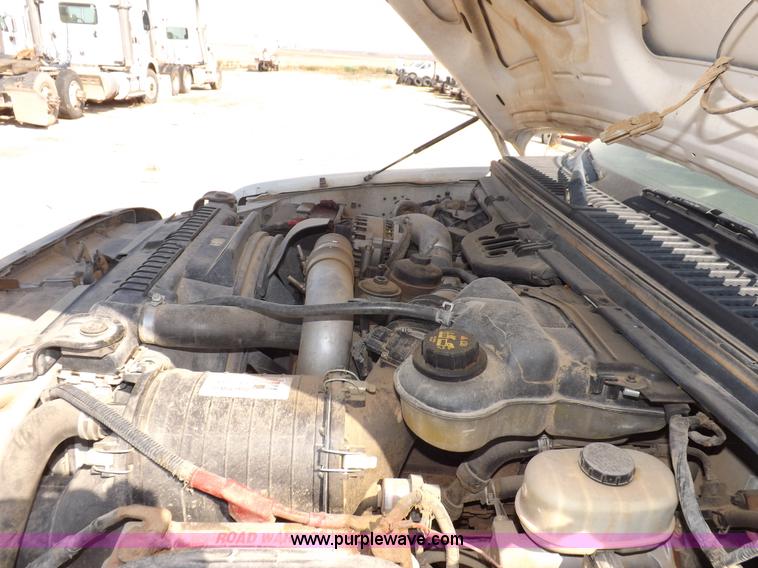 image for item I8417 2004 Ford F550 Super Duty XL flatbed truck