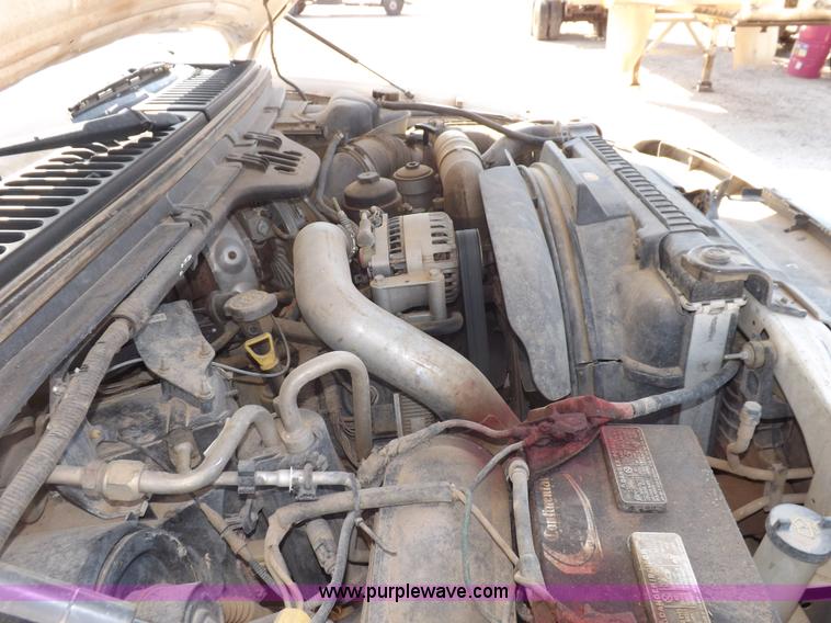 image for item I8417 2004 Ford F550 Super Duty XL flatbed truck