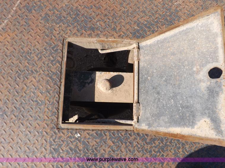 image for item I8417 2004 Ford F550 Super Duty XL flatbed truck