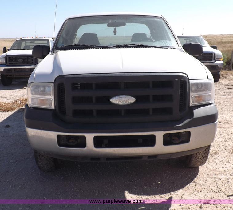 image for item I8418 2006 Ford F250 Super Duty Lariat SuperCab pickup truck